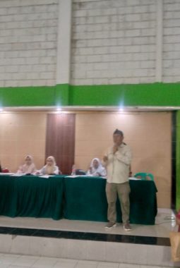 Pemerintahan Desa Sumber Sari Salurkan Bantuan Pangan Kepada  ‎3.205 KPM