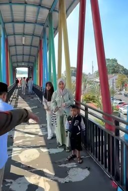 Bupati Kuningan Sidak JPO Berbahaya, Perintahkan Perbaikan dan Tutup Sementara