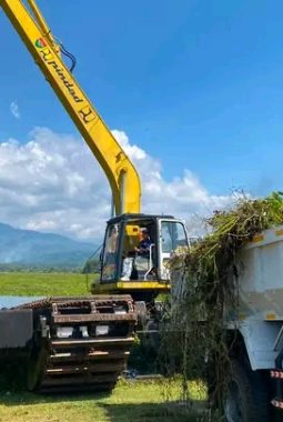 Satgas Gulma TNI Bergerak, Bendungan Way Rarem Dibersihkan dari Ancaman Eceng Gondok