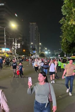 Ribuan Warga Padati Bundaran HI, Sambut Malam Puncak HUT ke-499 Jakarta