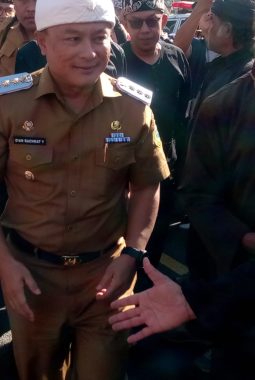 Bupati Kuningan Dian Rahmat Hadiri Seren Taun di Cigugur, Antusiasme Warga Sangat Tinggi