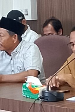 Mantan kepala desa sekalondang amirudin akui tidak pernah bertemu dengan pemilik kandang Ayam:  paparkan terbit nya rekomendasi dari desa,
