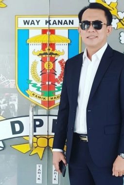 Marwah Wartawan Di Lecehkan ,Didampingi Kuasa Hukum Ferdiansyah Laporkan Hendri ke Polres Way Kanan: Postingan Facebook Serang Profesi & Sebar Foto Pribadi