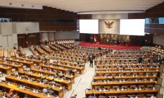 DPR Sahkan UU Polri, Usia Pensiun Kapolri Resmi Bertambah hingga Bisa Diperpanjang Sesuai Keputusan Presiden