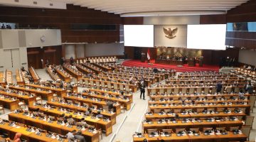 DPR Sahkan UU Polri, Usia Pensiun Kapolri Resmi Bertambah hingga Bisa Diperpanjang Sesuai Keputusan Presiden