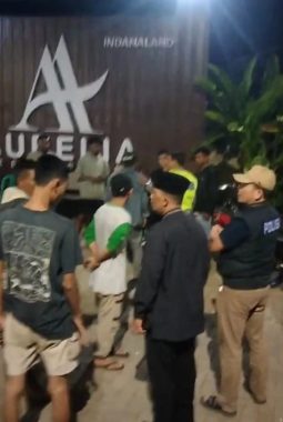 Massa dalam Keadaan Mabuk Tutup Akses Jalan di Perumahan Aurelia, Diduga Diprakarsai Anggota BPD