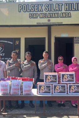 Dukung Ketahanan Pangan, Kapolsek Silat Hilir Ipda Amarullah Abidin Pimpin Langsung Penanaman Jagung di Dusun Keluarga