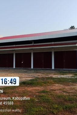 DESA KAWUNGSARI KECAMATAN CIBEUREUM TUNTASKAN GEDUNG KOPERASI MERAH PUTIH DUKUNG ASTA CITA EKONOMI DESA.