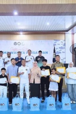 Lapas Narkotika Cirebon Berikan Penghargaan kepada Putra-Putri Pegawai Berprestasi