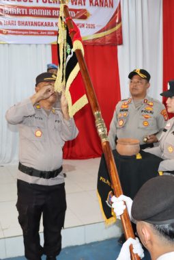 Jelang Hari Bhayangkara ke-80, Polres Way Kanan Gelar Upacara Pensucian Tunggul Kesatuan