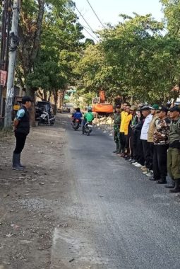 Jumat Bersih Nan Asri: Muspika Baleendah dan Seluruh Elemen Masyarakat Padu Gotong Royong Jaga Lingkungan