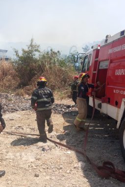 KEBAKARAN LAHAN 4 HEKTAR DI LAGADAR BERHASIL DIPADAMKAN, WARGA DIMINTA WASPADA MUSIM KEMARAU