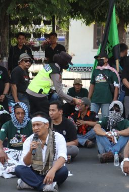 Desak Transparansi Kasus Proyek Mini Zoo, Aliansi Masyarakat Purworejo Gelar Aksi Damai
