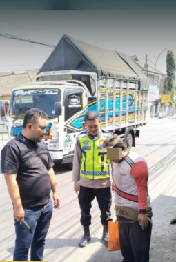 Respons Cepat Polsek Kadungora Amankan ODGJ di Depan Toko Mixue