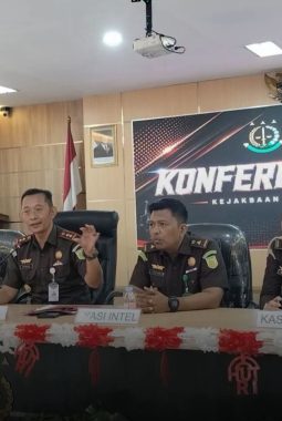 USUT KORUPSI PUPUK SUBSIDI, KEJARI SUBANG GELEDAH TIGA LOKASI — DOKUMEN PENTING DISITA, BPKP DILIBATKAN