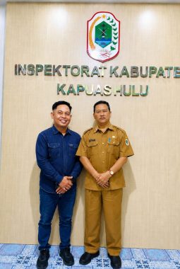 KUNJUNGAN AWAK MEDIA KE INSPEKTORAT KAPUAS HULU: PERKUAT SILATURAHMI, BAHAS PEMBANGUNAN DESA DAN PENGELOLAAN ANGGARAN