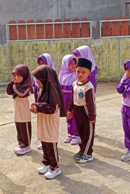 SEMARAK HUT RI KE-81, ANAK-ANAK PAUD MATLABUNAJAH GELAR BERBAGAI PERLOMBAAN