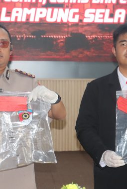 Dua Senpi Rakitan dan Amunisi Diserahkan Warga kepada Polisi di Lampung Selatan