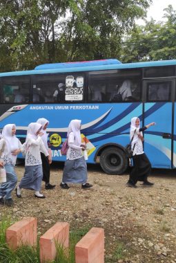 Bus Sekolah SNT 1 Subulussalam Resmi Beroperasi, Fasilitasi Antar-Jemput Siswa,