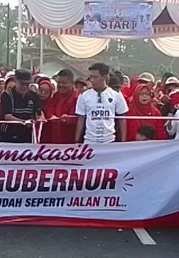 Jalan Sehat HUT RI ke-81: Warga Ajikagungan Syukuri Jalan Provinsi Kini Mulus, Simbol Harapan Baru untuk Daerah