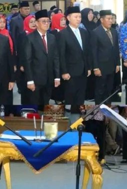 Bupati Lampung Utara, Lantik 16 Pejabat Eselon II, Tekankan Birokrasi Harus Bergerak dan Melayani