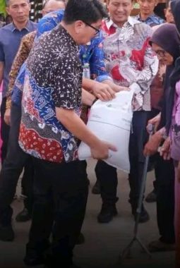 116 Ribu Keluarga di Lampung Utara Terima 30 Kg Beras, Bantuan Tiga Bulan Disalurkan Sekaligus