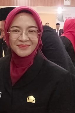 Kadisdik Lampung Lantik Viviyanti ,Spd,Mpd,Sebagai Kepala SMKN 1 Sidomulyo