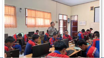 Polres Purworejo Gelar Progam Pembinaan dan Pendampingan Intensif ke Berbagai Sekolah melalui Sosialisasi Bertajuk ” Paham Al ” Bijak Bermedsos dan Stop Tawuran.