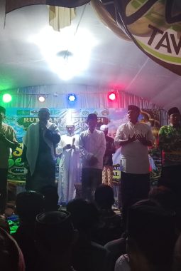 Desa Sidomekar Bersalawat Bersama Habib Umar Al-Haddad, Warga Larut dalam Doa dan Tausiyah
